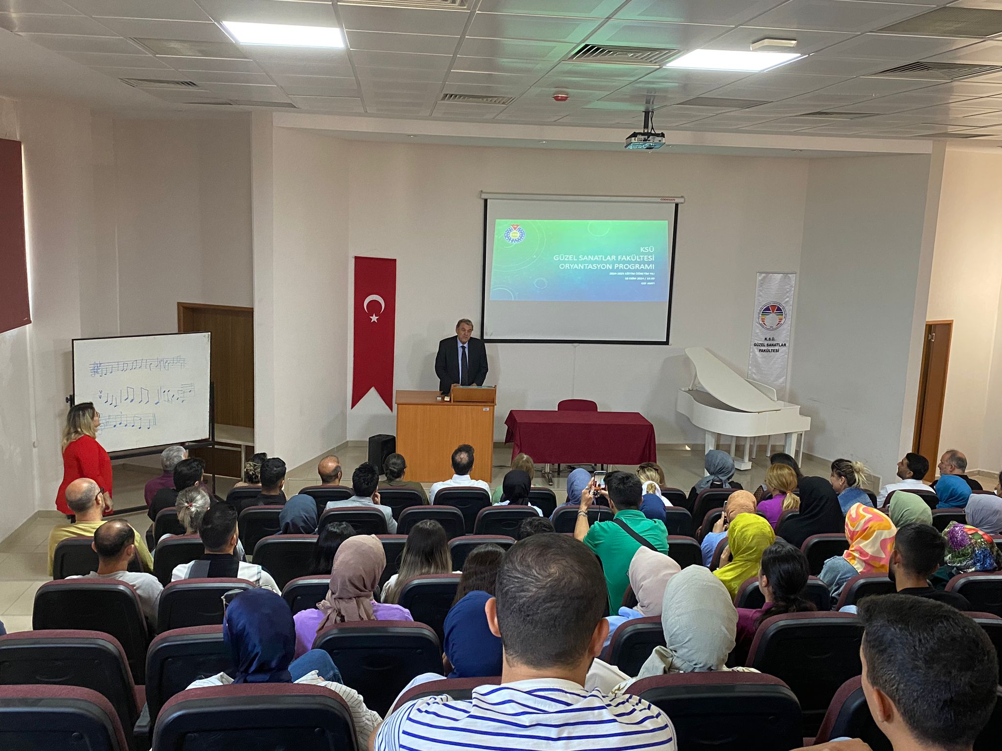 GÜZEL SANATLAR FAKÜLTESİ ÖĞRENCİLERİNE ORYANTASYON ETKİNLİĞİ GERÇEKLEŞTİRİLDİ.